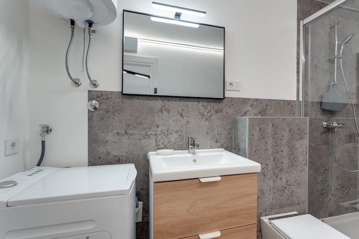 48a90eff-9ed5-4386-a94c-36824e391e12