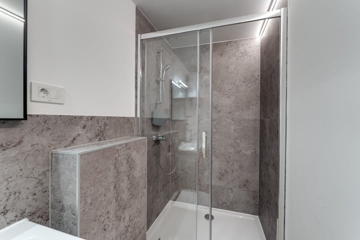 670392b9-28bc-4644-8c92-0aac1b809e8d