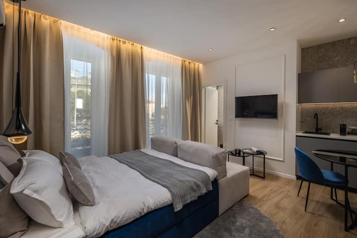 7325acdb-b95a-42bb-b752-ed0f74f14e85