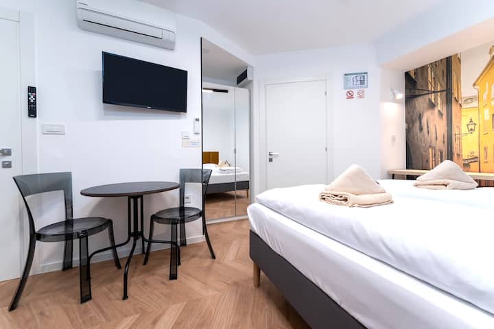 9353ecfd-d55a-4801-90ef-4a2b79763e1b